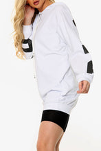 Cargar imagen en el visor de la galería, White Buffalo Slogan Print Oversized Hoodie
