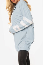 Cargar imagen en el visor de la galería, White Buffalo Slogan Print Oversized Hoodie
