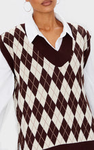 Φόρτωση εικόνας στο εργαλείο προβολής Συλλογής, Chocolate Argyle Check V Neck Knitted Side Split Vest
