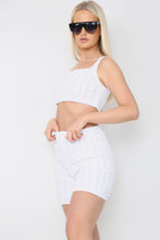 Charger l&#39;image dans la galerie, White Cable Knitted Bralet Short Co-Ord
