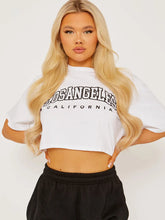 将图片加载到图库查看器中，Oversized Los Angeles Graphic Print Varsity Crop Top
