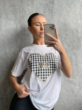 Load image into Gallery viewer, PARIS Dogtooth Heart Graphic Printed T-Shirt
