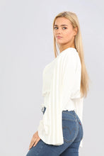 Charger l&#39;image dans la galerie, White Pleated Long Sleeved Top
