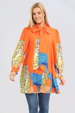 Cargar imagen en el visor de la galería, Orange Pussy Bow Printed Long Blouse
