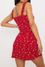 Cargar imagen en el visor de la galería, Red Floral Print Frill Detail Shift Dress
